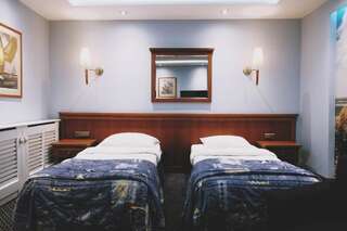 Мини-отель Restauracja Hotel Paradise Чаплинек Улучшенный двухместный номер с 2 отдельными кроватями-12